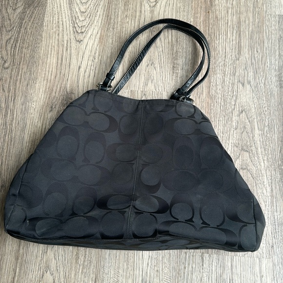 Coach purse - Picture 2 of 7